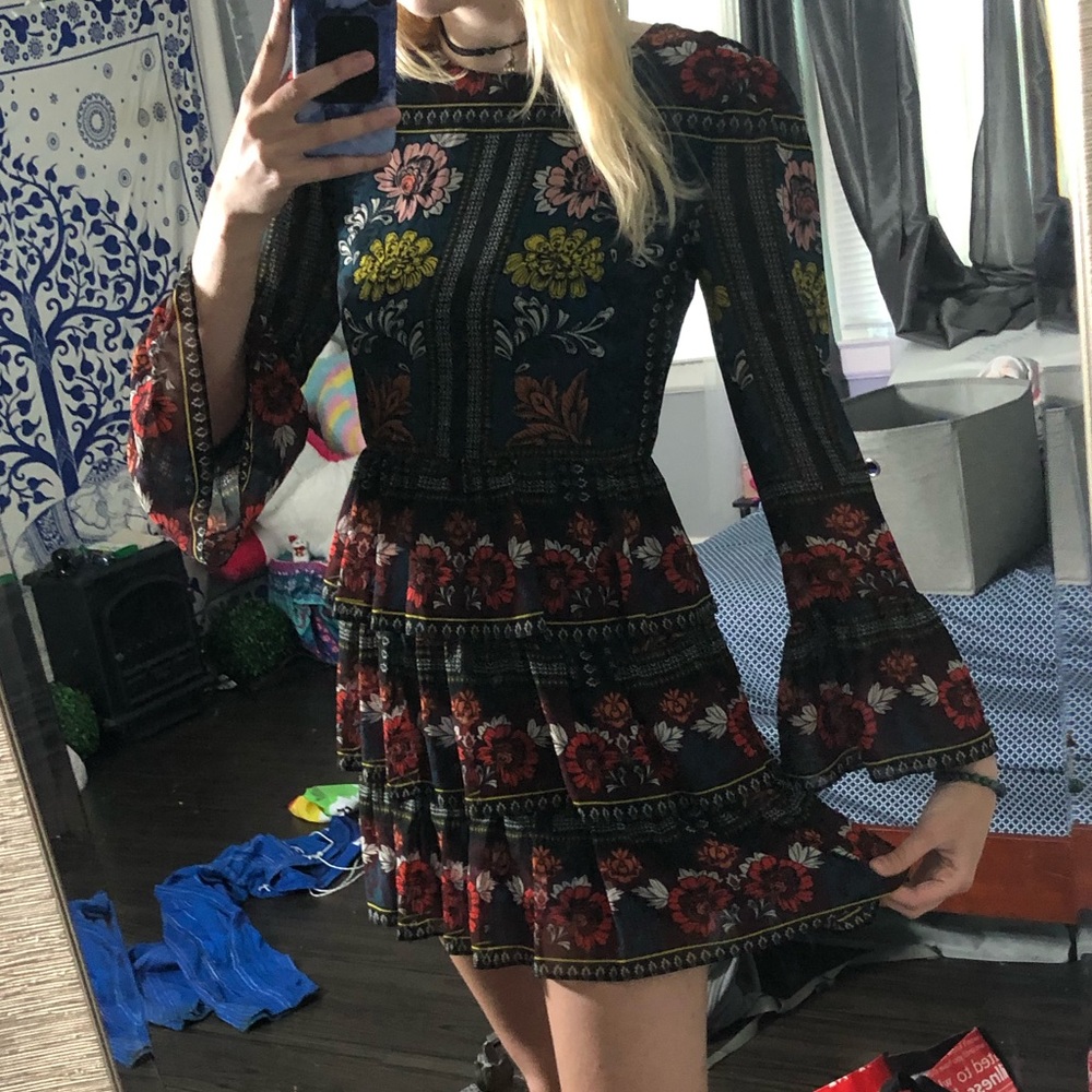 Bebe Boho Chic Long Sleeve Bell Dress Sz S